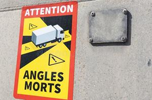 signalisation-autocollant-angle-mort